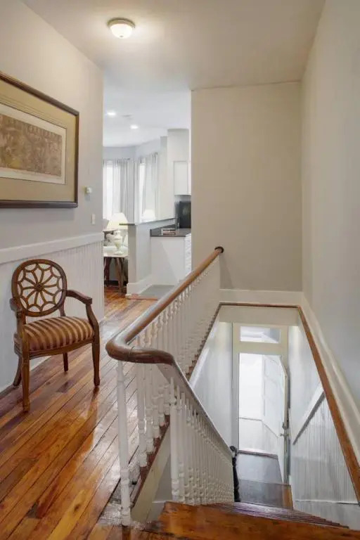 414B Waldburg st · 2 Bedroom Oasis near Forsyth Park