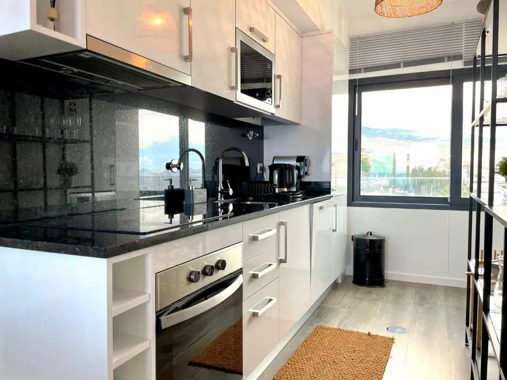 Ocean Cliff Apartment