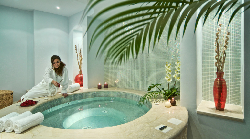 Отель Grand Regal Hotel