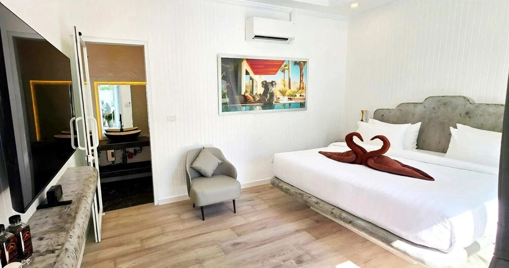 EMPIRELAND Luxury Pool Villa Pattaya Walking Street
