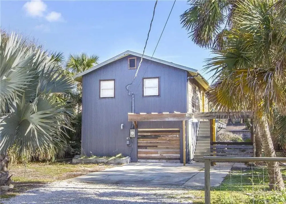 Artist Retreat, 2 Bedrooms, Summer Haven, 3 Houses to Beach, Sleeps 7