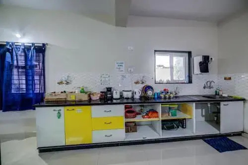 Beehive Hostel