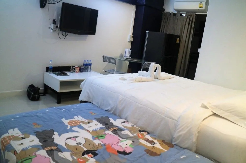 Bangkok Room by City Court Condo