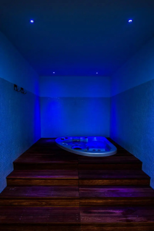 Eleana Hotel