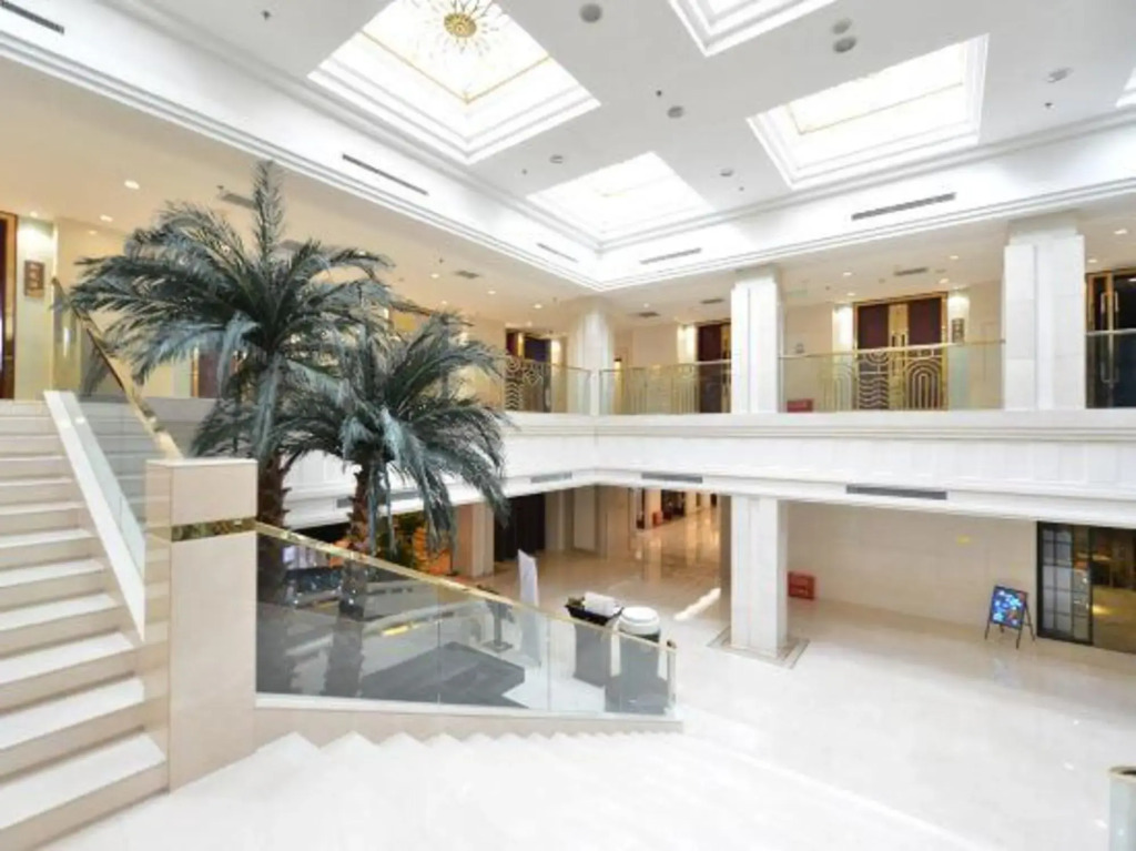 Yulong Hotel
