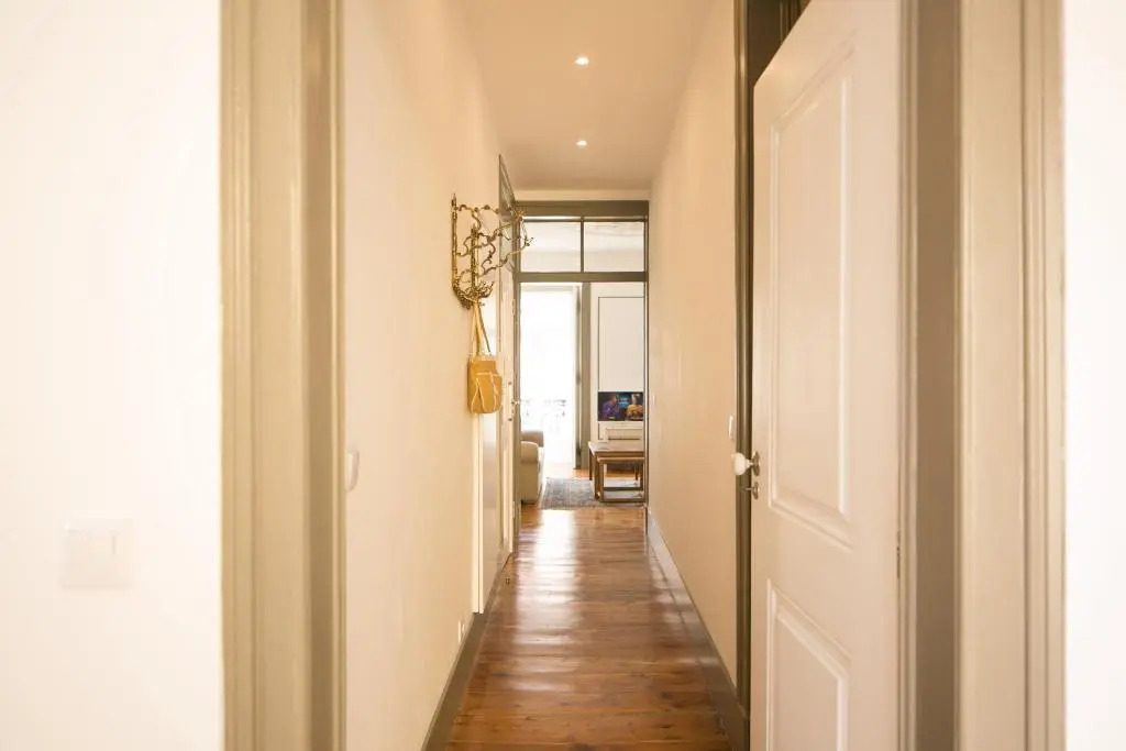 Trendy and Super Central Apartment 21 by Lisbonne Collection