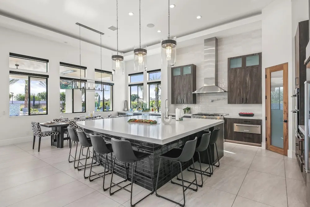 Palm Villa- Luxury 7 Bed, Pickleball, Volleyball, Golf