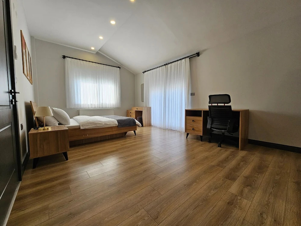 Professionally Maintained Spacious New Suites 2-6