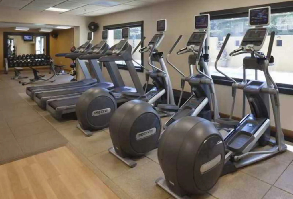 DoubleTree by Hilton Charlotte Gateway Village