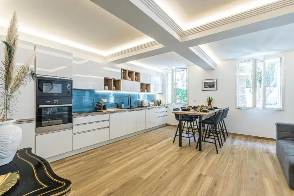 Luxury 3 Bdr Garden & Parking - Angels' Garden