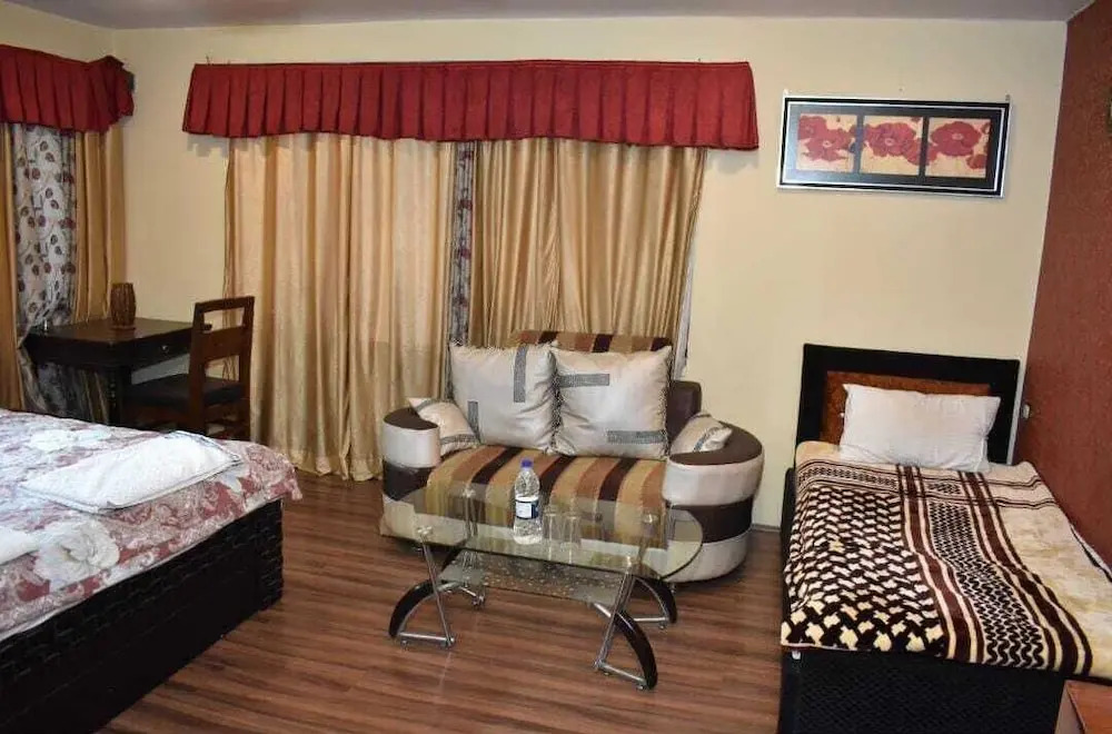 Heavenwood Heritage Hotel By Urban Inn Resorts