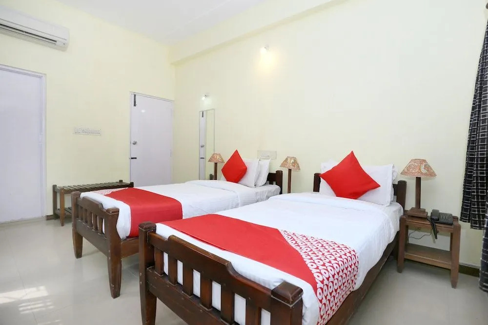 OYO 24617 Urban Spice Service Apartment