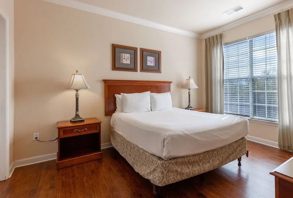 1351tt Unit 8407 - Tuscana Resort 2 Bedroom Condo by RedAwning
