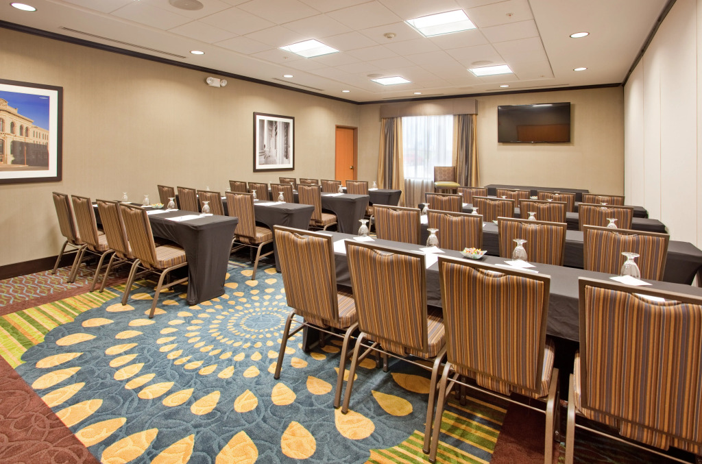 Holiday Inn Express And Suites St. Joseph