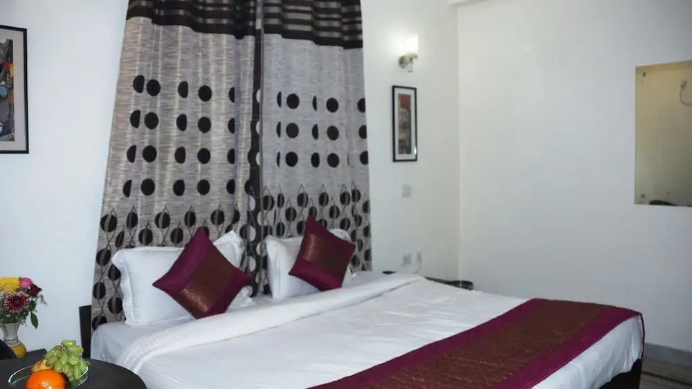 Maxfort Service Apartment
