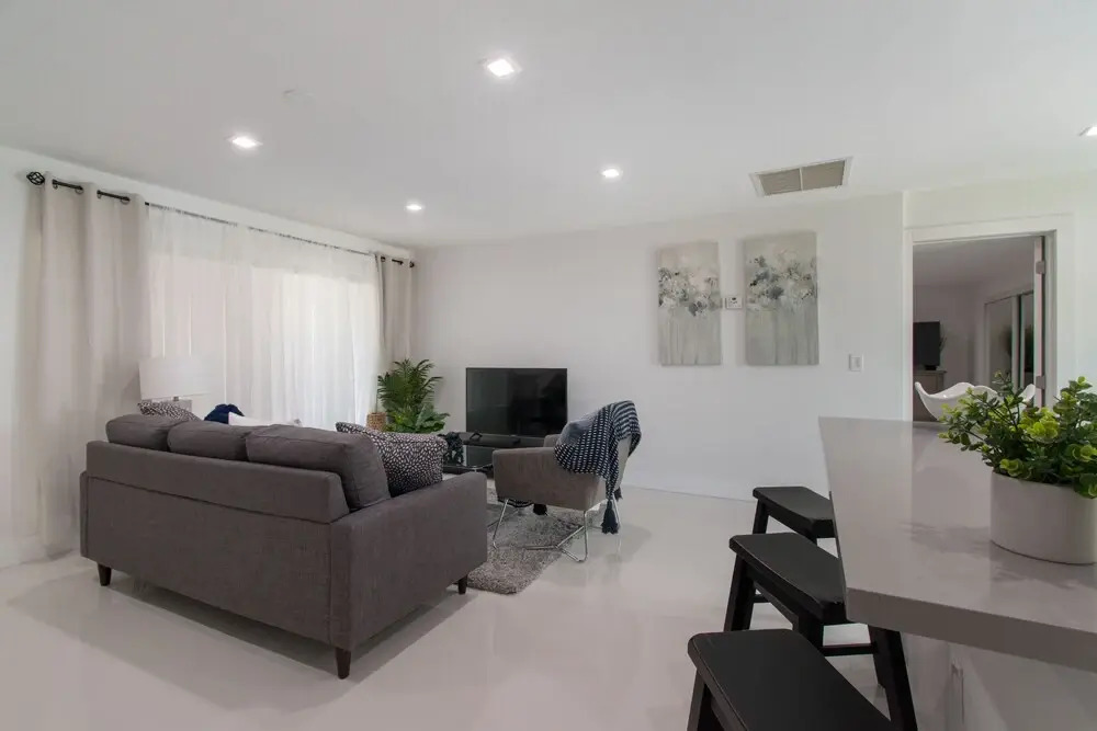 Dania Beach Beauty 3BR with Hot Tub