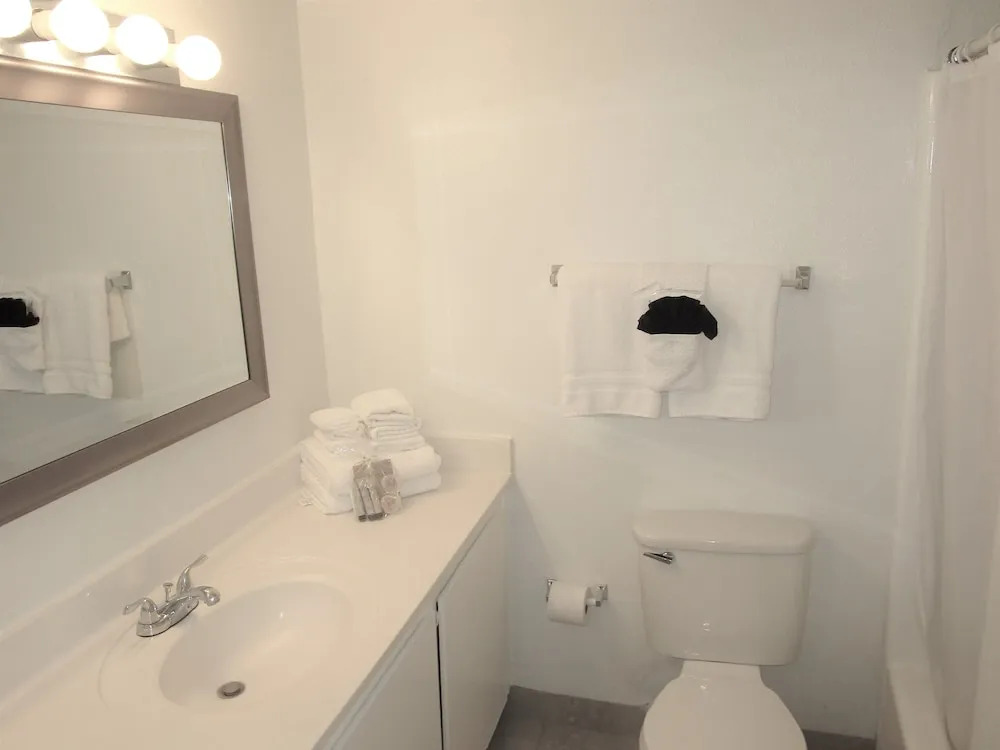 Park Suites at 145 - One Bedroom Apartment