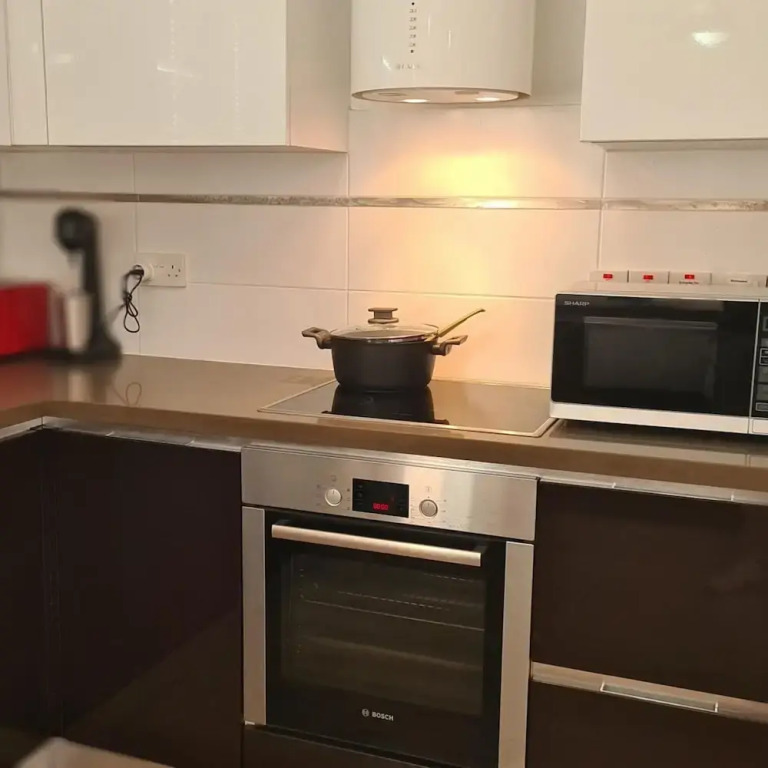 58 LIM - Stay Mystique Apartment