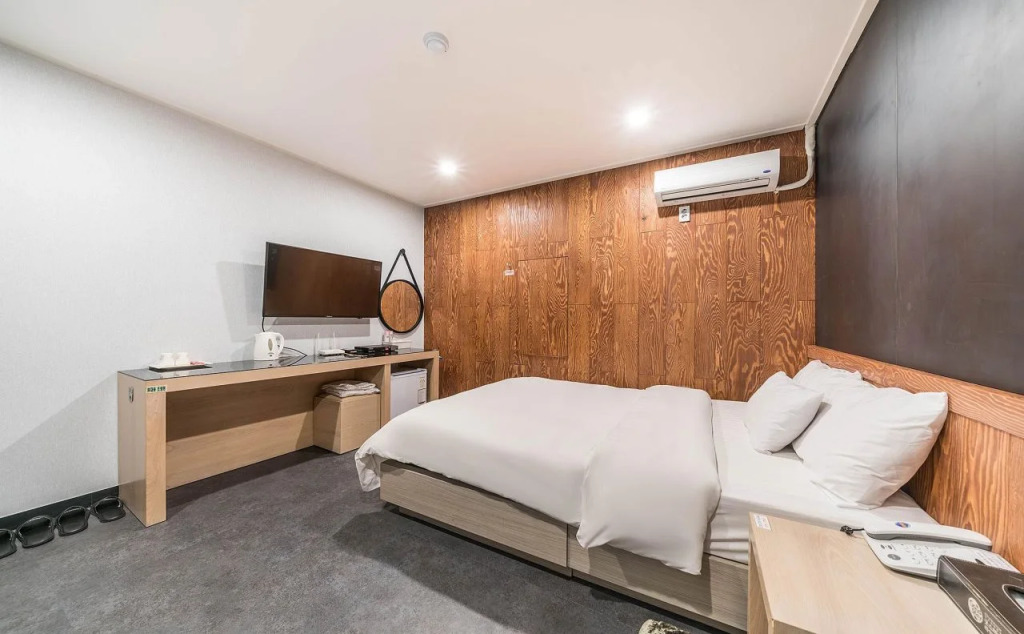 Line Hotel