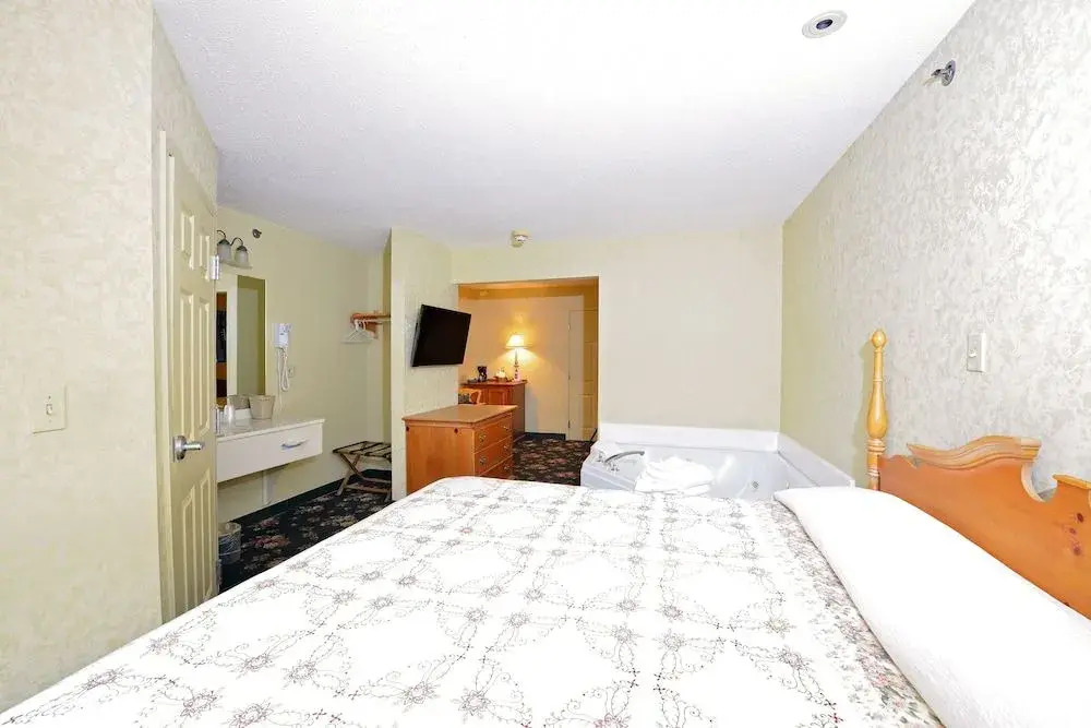 OurGuest Inn & Suites Downtown Port Clinton