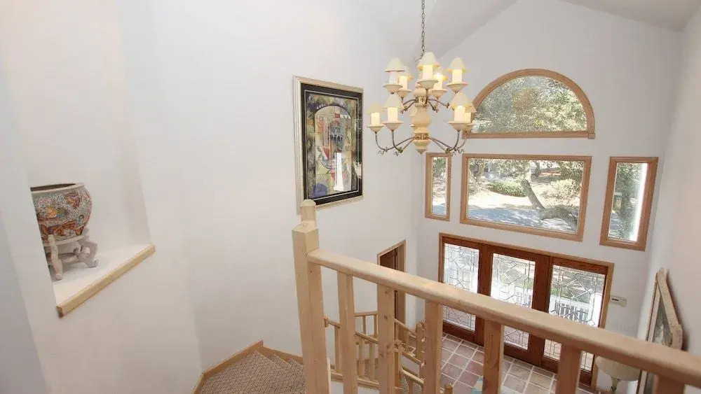 Sound Escape - 6 Br Home