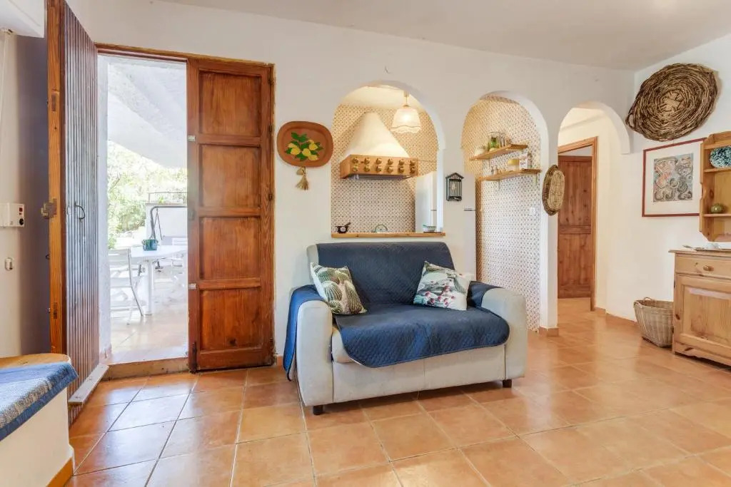Scopello Flat with Panoramic Courtyard and Parking