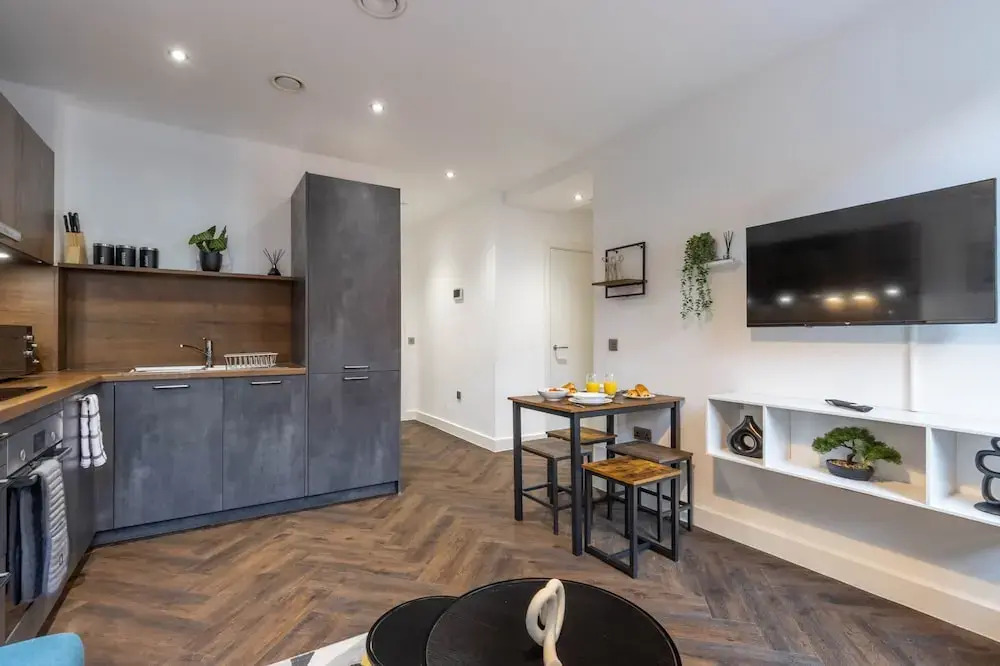 1 Bed Flat - Sleeps 4 - Pets - Parking - Wifi