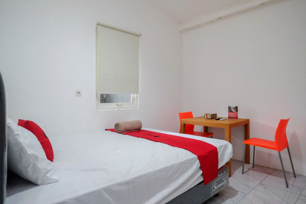 RedDoorz Hostel near Lawang Sewu Semarang
