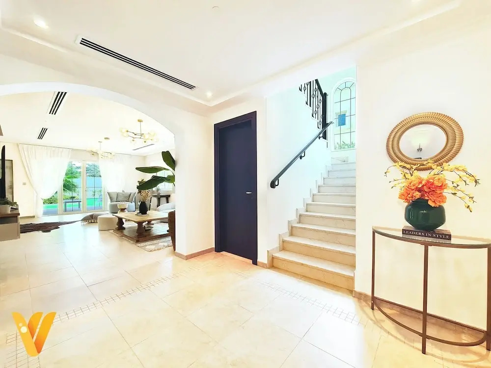 Venduras- Luxe 3BR Villa Jumeirah Park