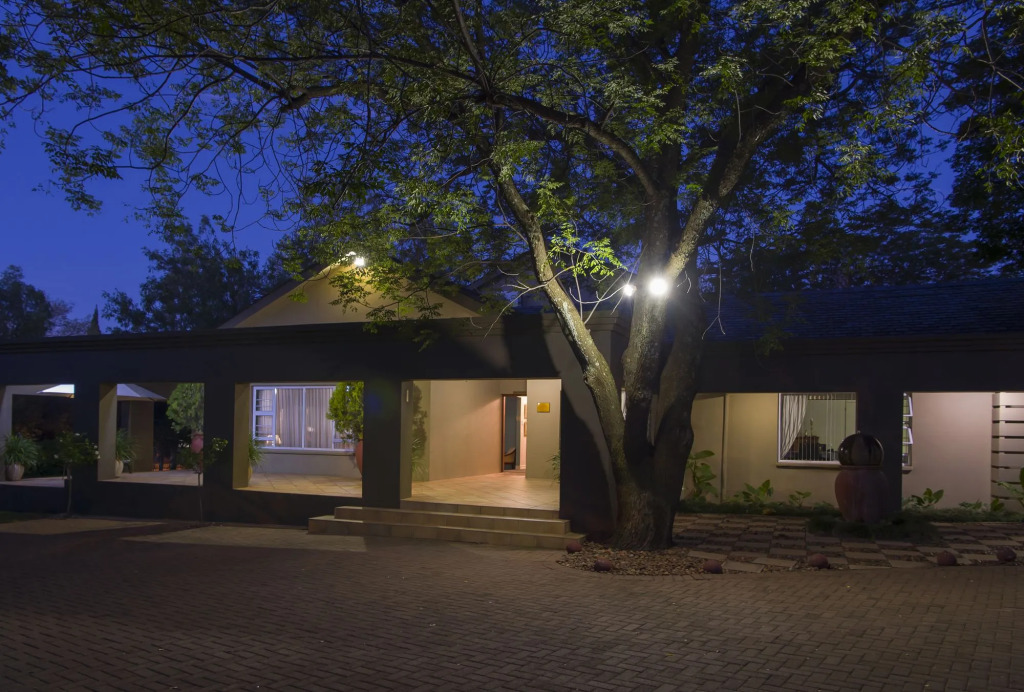 Bayswater Lodge