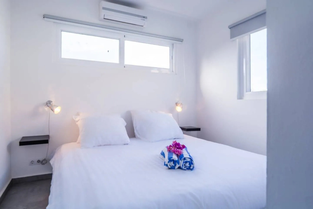 ?Luxurious Holiday-Home? Secured & Intimate Resort