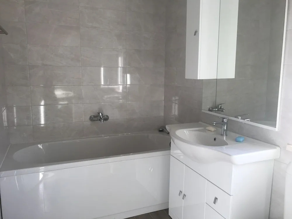 Immaculate 4-bed House in Lumbarda