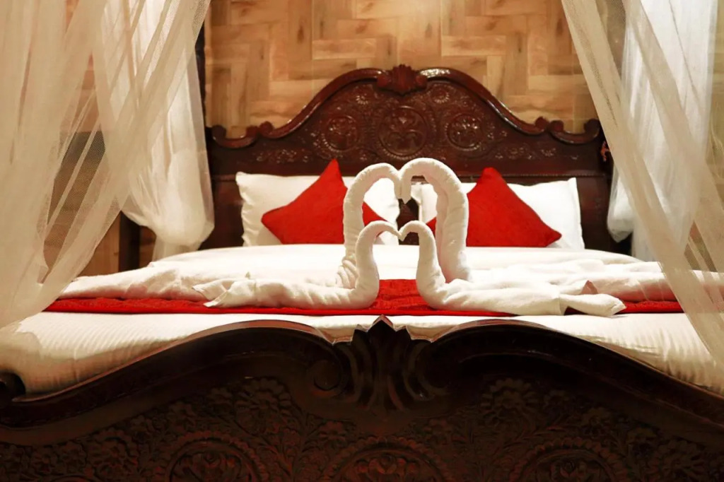 HYDERS PARK- THE LUXURY HOTEL