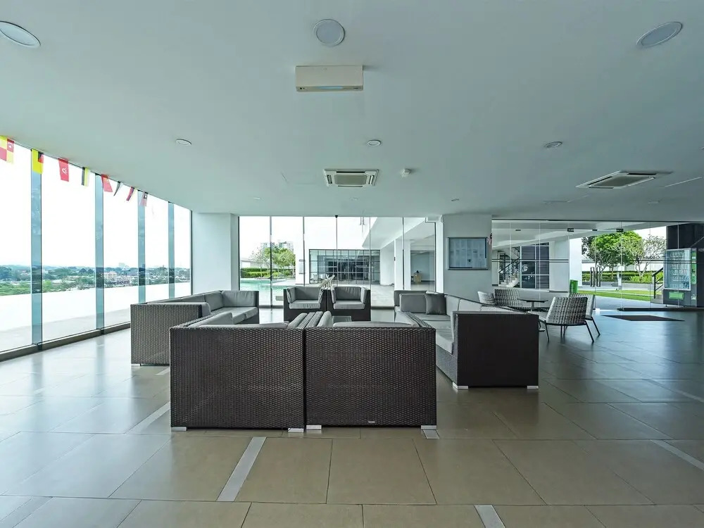 OYO HOME 90452 1 Tebrau Residence Jep