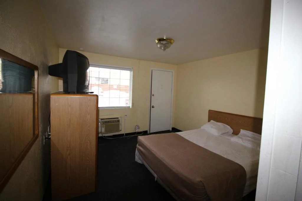 Sunland Inn