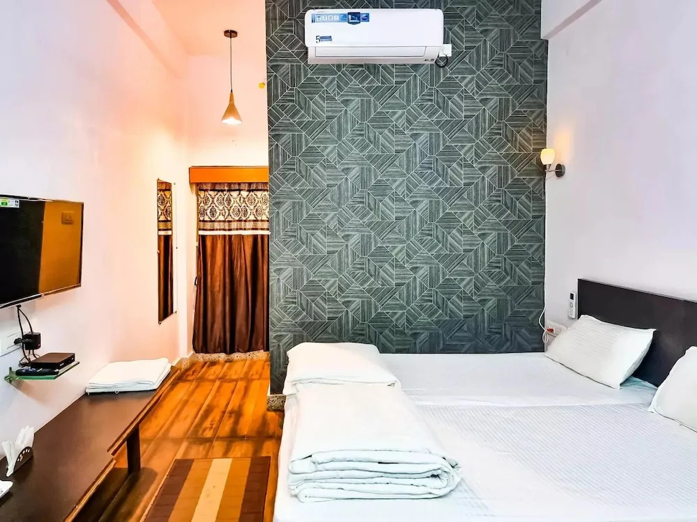 Shivani Palace Hotel, Restaurant & Party Hall