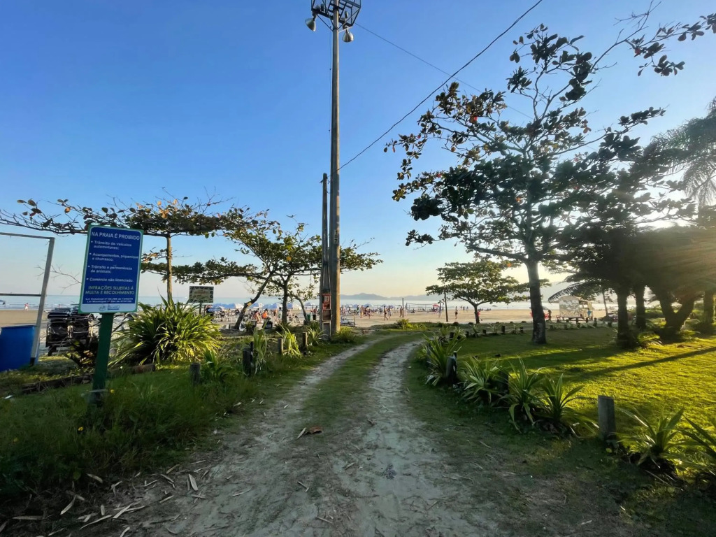 Casa frente ao mar/pé na areia no Indaiá até 18 pessoas