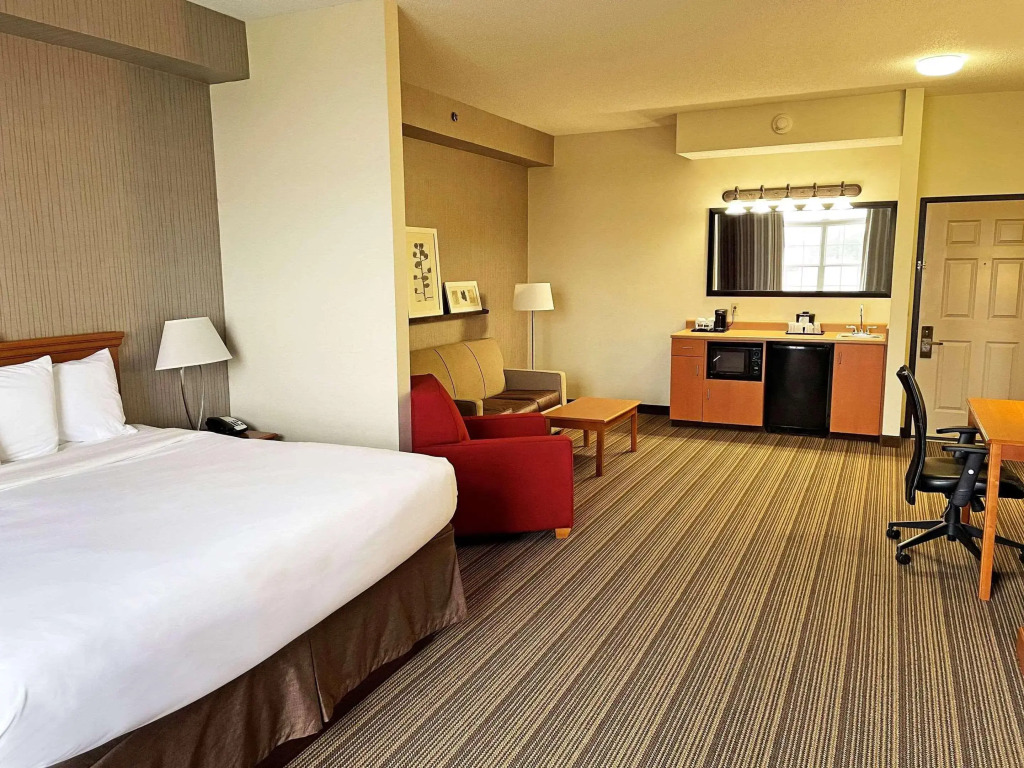 Country Inn & Suites by Radisson, Findlay, OH