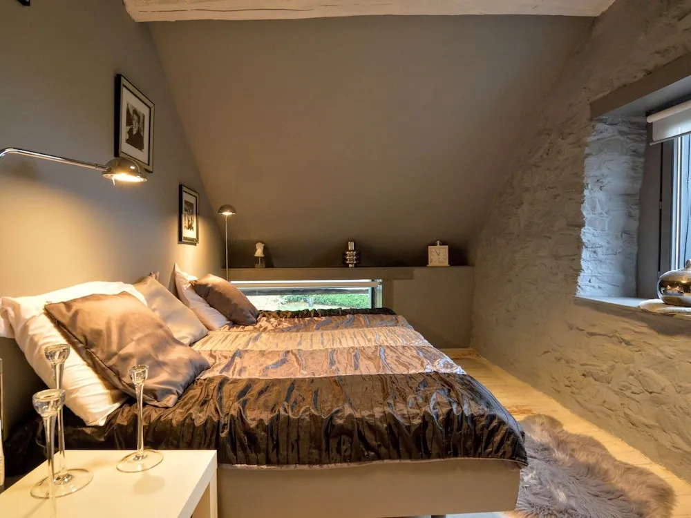 Stylish Stay with Pool, Jalhay