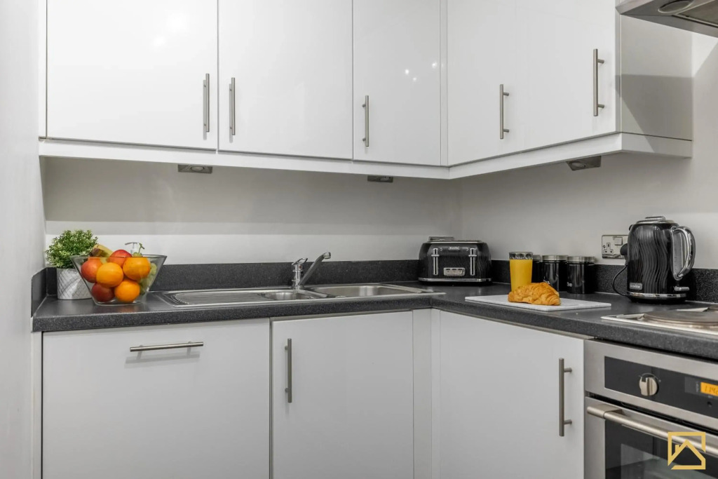 Modern 1 bed in central MK, Free Parking, Smart TV, Manhattan House
