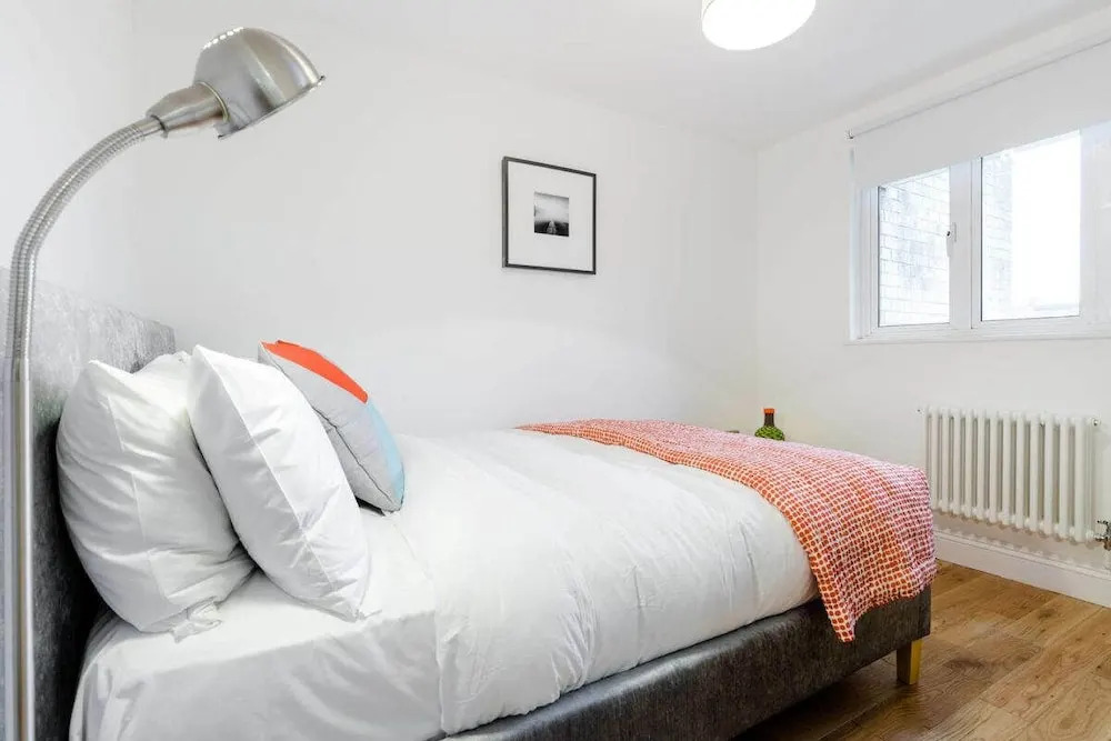 Aylie's Awesome 2 Bed Flat in Dalston
