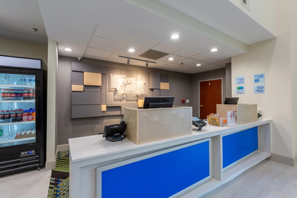 Holiday Inn Express & Suites Arlington North   Stadium Area by IHG