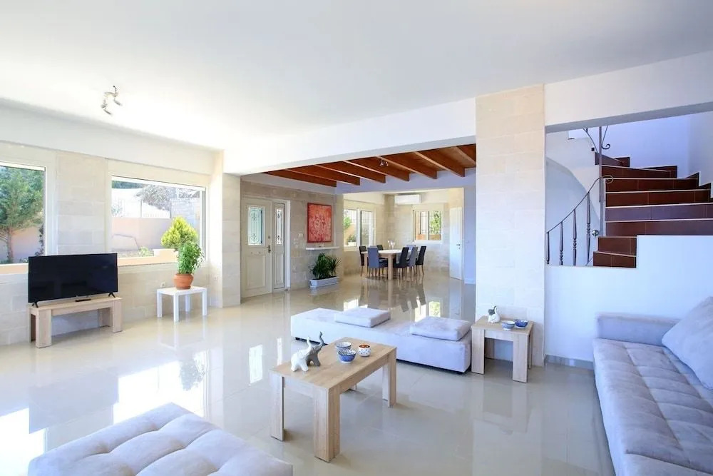 Villa Diktynna Embrace the Endless Blue
