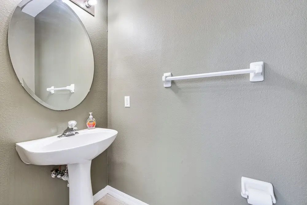 10 Mi to Parks: Spacious Kissimmee Home w/ Lanai!