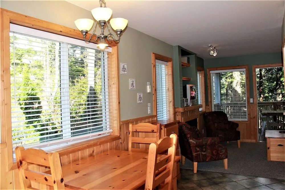 Natures Edge Cottage