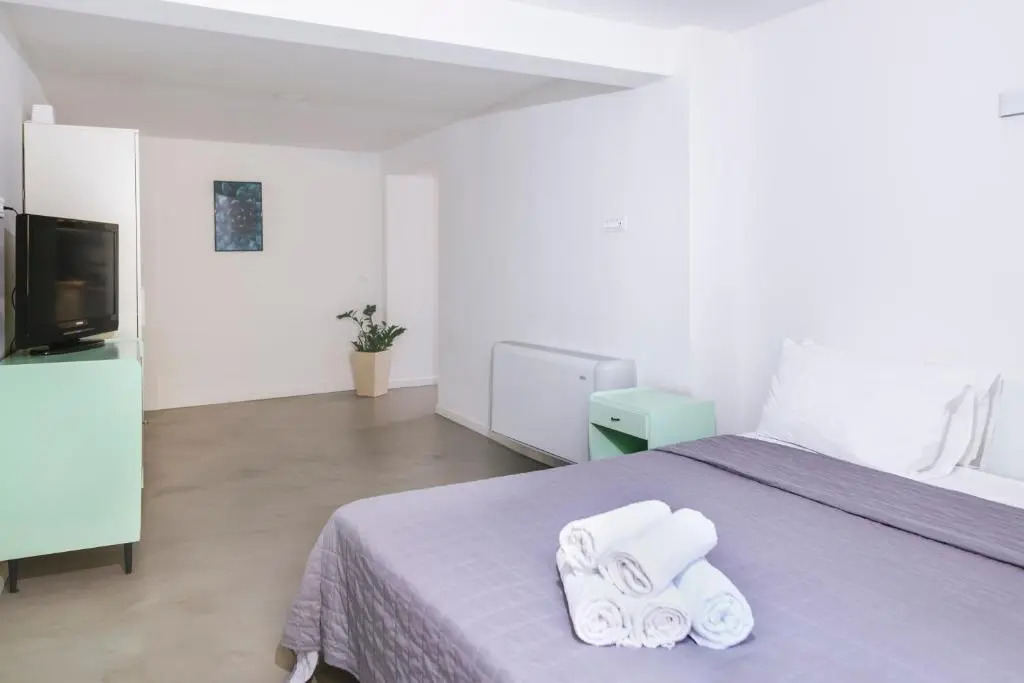 M9 Rooms