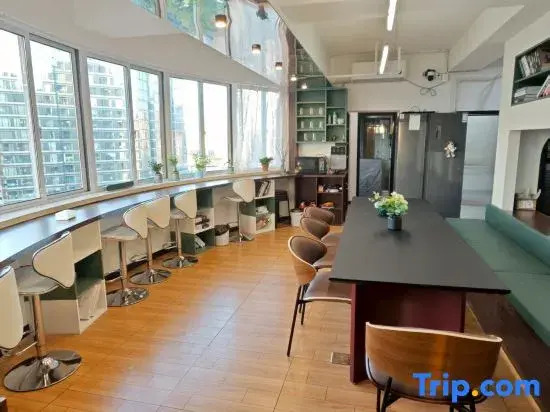 Cuan yue Space Youth Hostel (Laoximen Subway Station Branch)