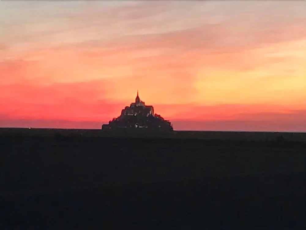 Au Caprice Du Mont