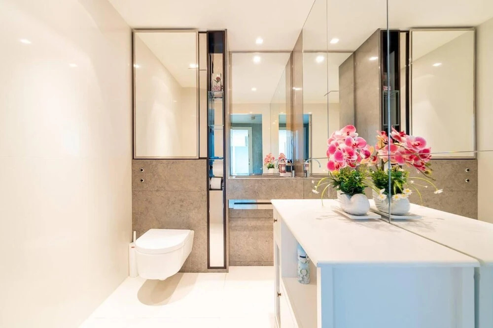 4 Bed Penthouse - Sleeps 10 - Parking - Smoking