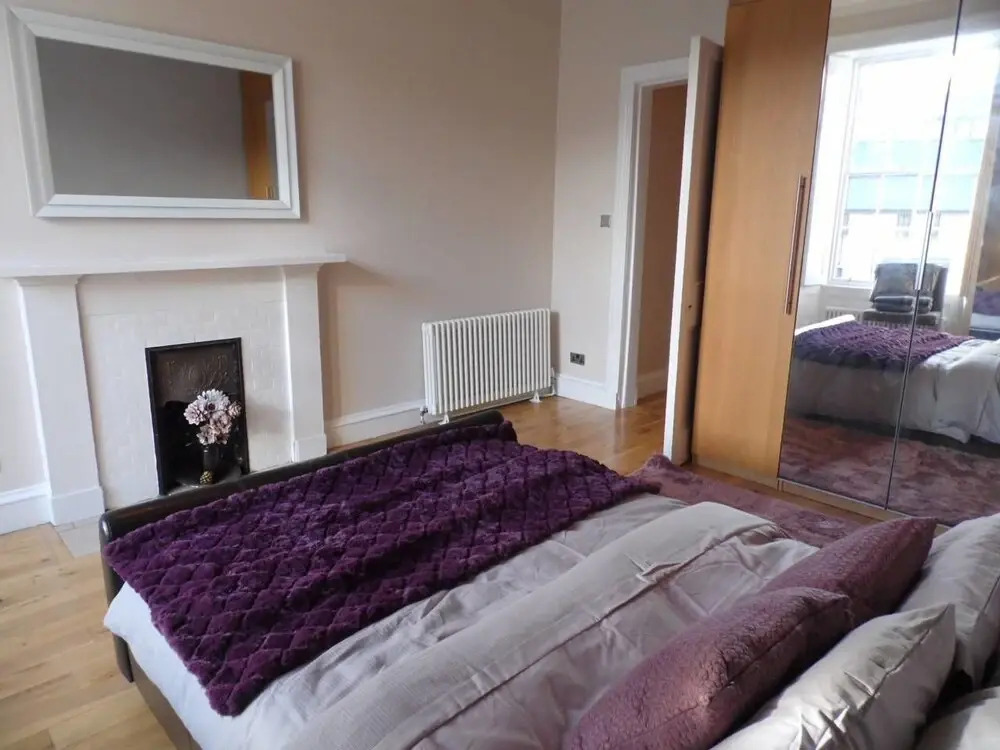 Spacious and Quiet Flat in the Heart of Finnieston